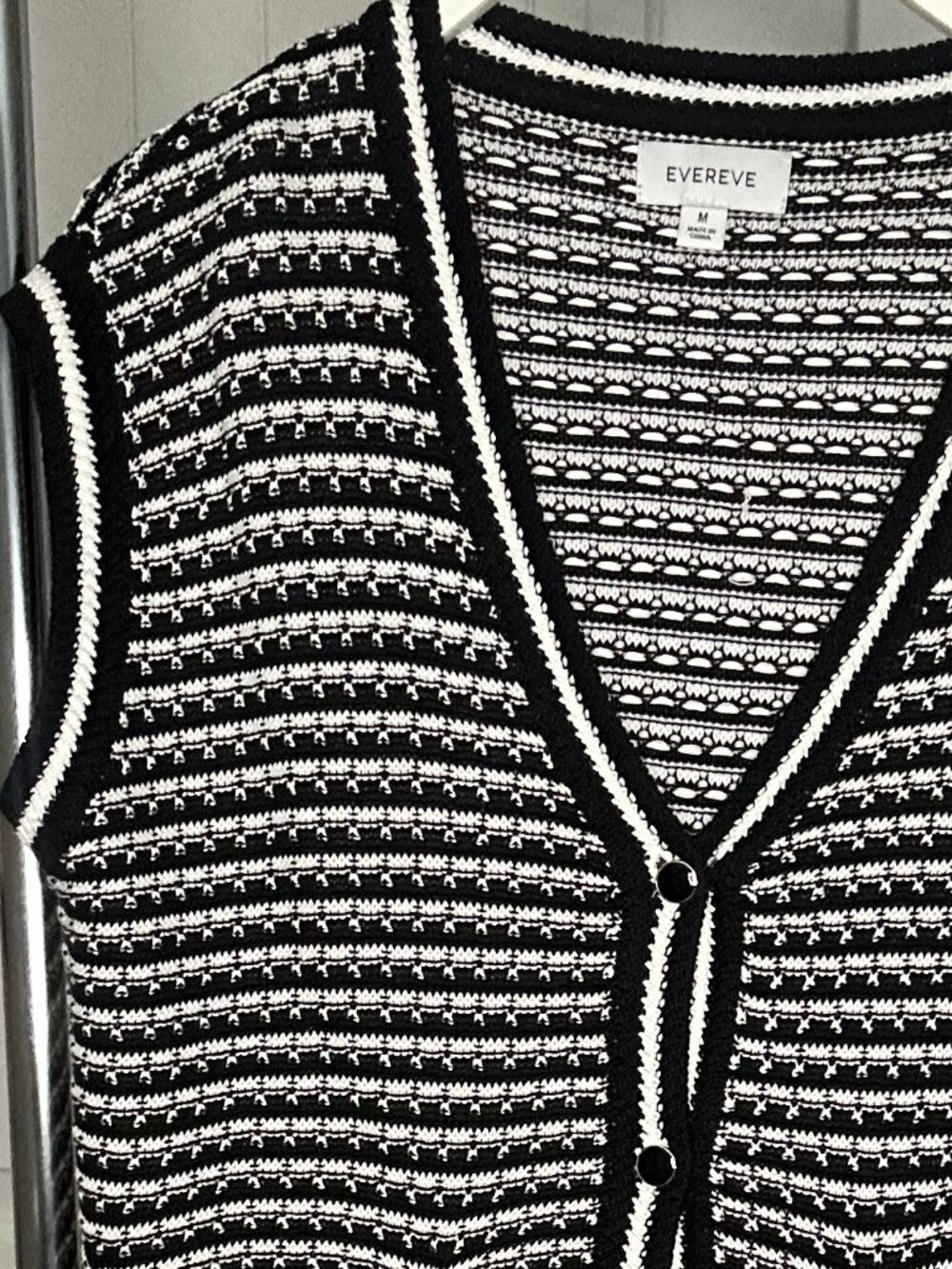 EVEREVE Black & White Striped Knit Sweater Vest | size medium